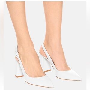 White pointed to block heel size 9